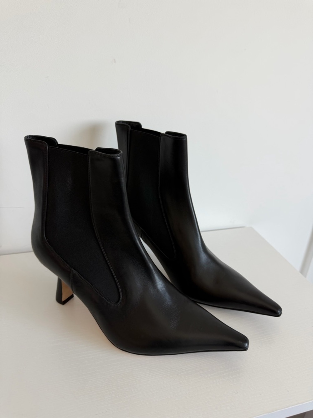 Aeyde 42 Black Leather Heeled Boots with Elastic Side - Picture 3 of 9